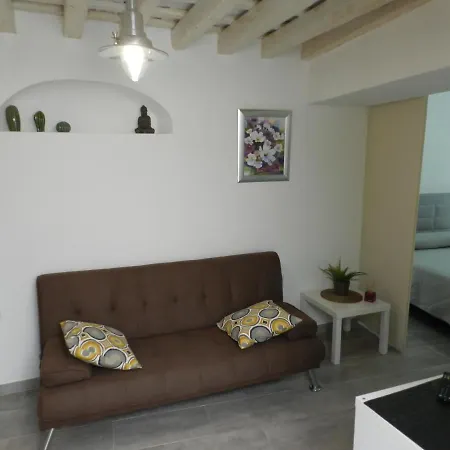 Casa Lola, La Plazoleta